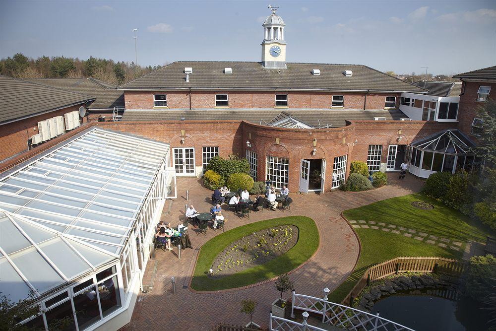 Village Hotel Chester St David'S Ewloe Exteriör bild